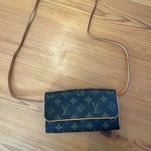 Louis Vuitton Monogram Pochette Twin